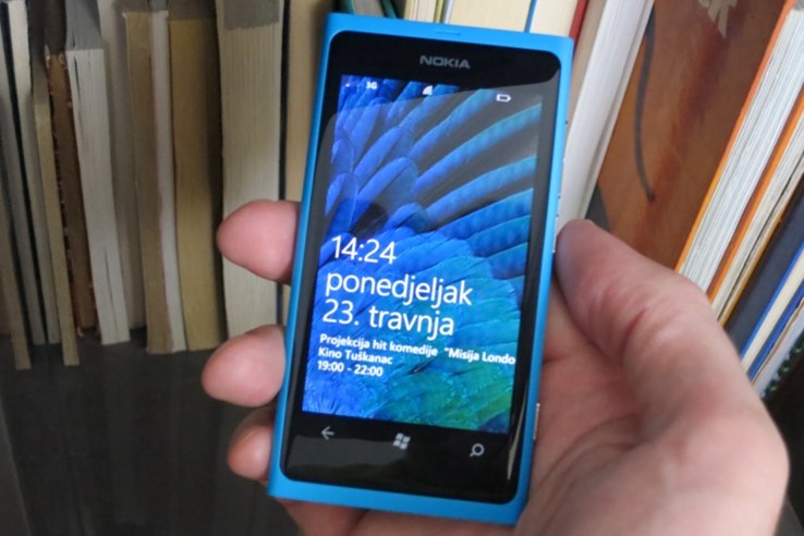Nokia Lumia 800 (17).JPG